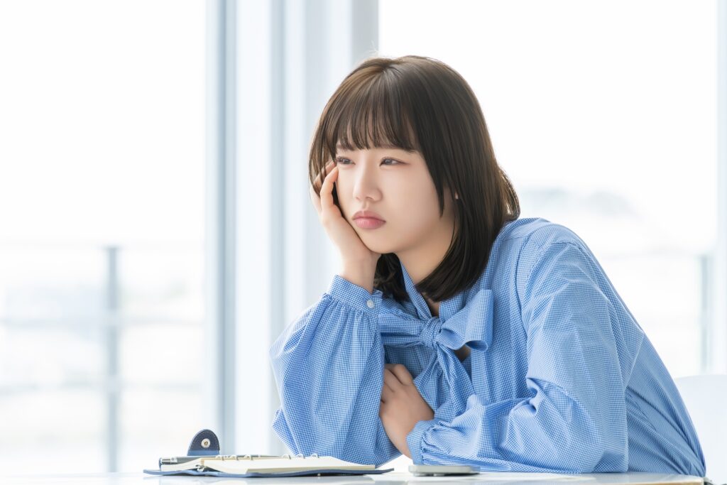 退職代行が転職先にバレるか不安な人のイメージ